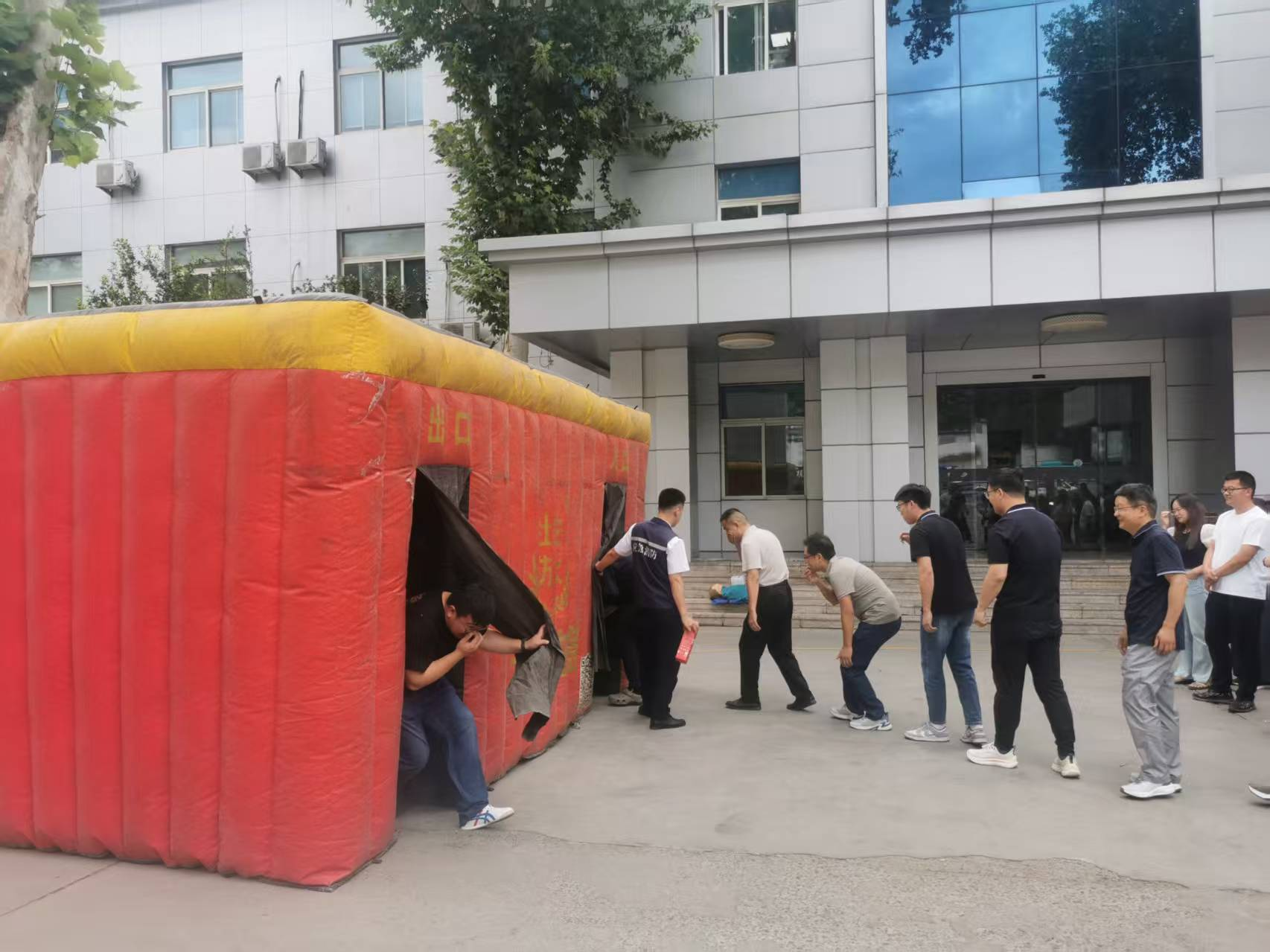 山東水設組織開展2025年“安全生產(chǎn)月”消防知識培訓暨應急演練
